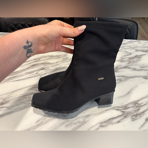 WORN ONCE- ARA GORE-TEX PAGE HEEL BOOTS - 7.5 size - Picture 3 of 8